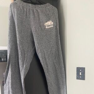 Roots joggers